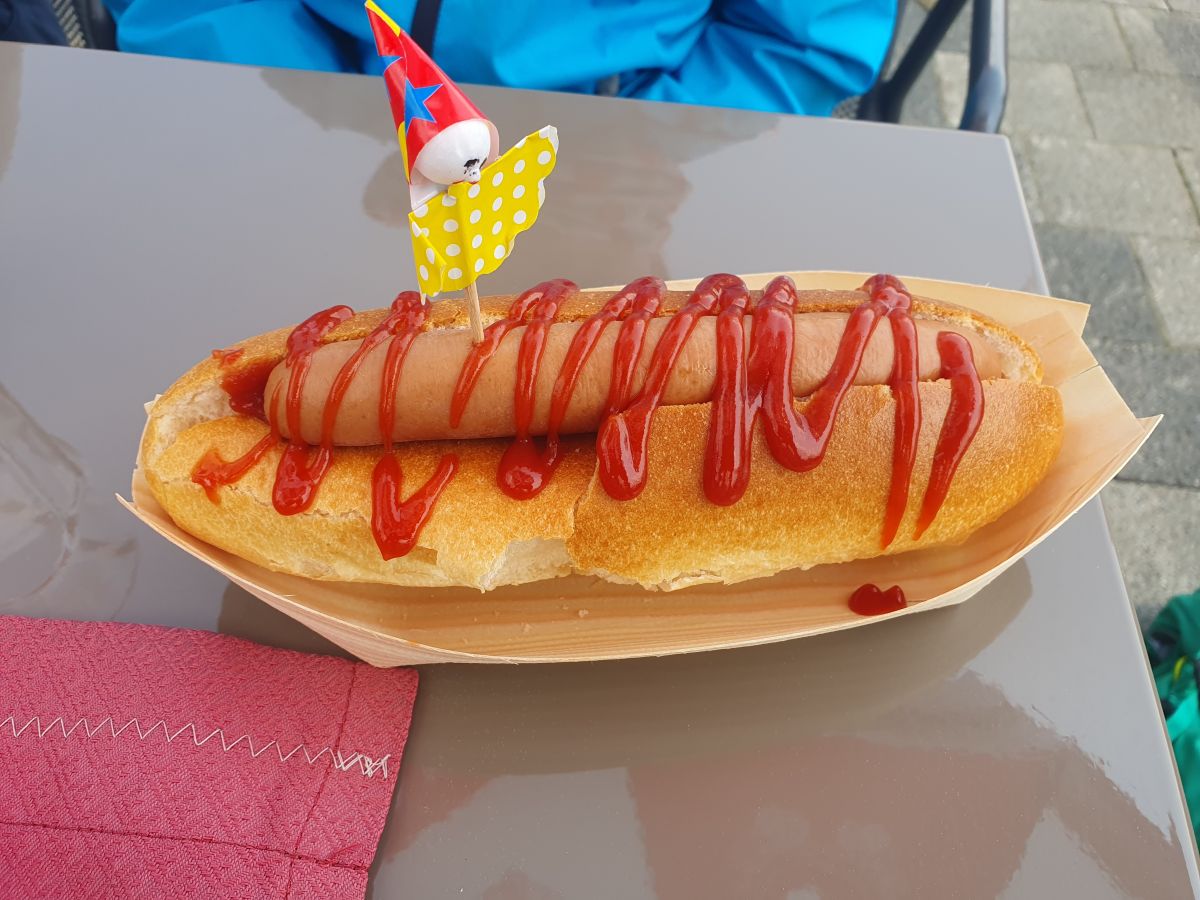 Hot Dog aka "Schlittenhund" im Sulwald Stübli