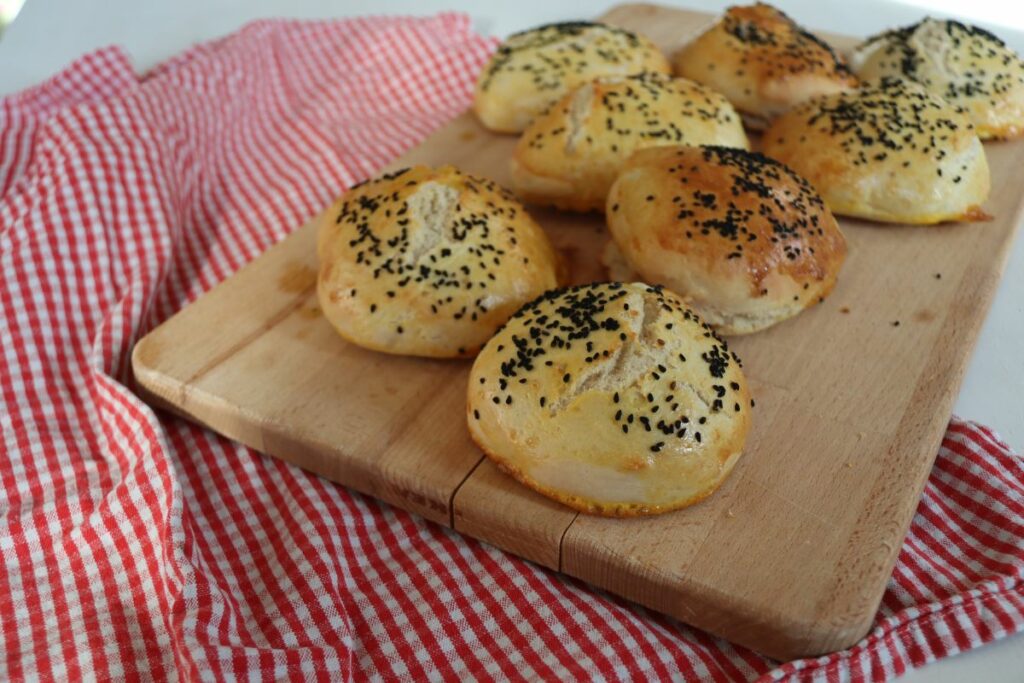 Türkische Brötchen Rezept: der ideale Allrounder zum Befüllen!
