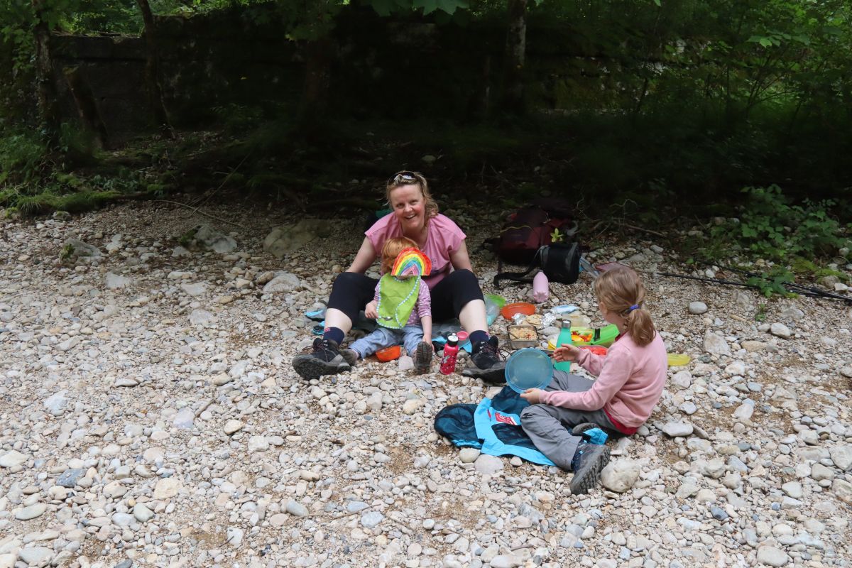 PIcknick bei der Chute de la Verrière an der Areuse Schlucht