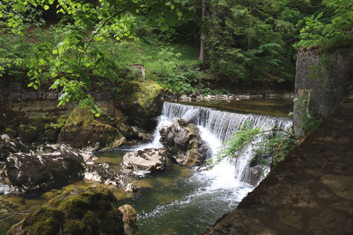 Areuse Wasserfall kurz vor Champ-du-Moulin