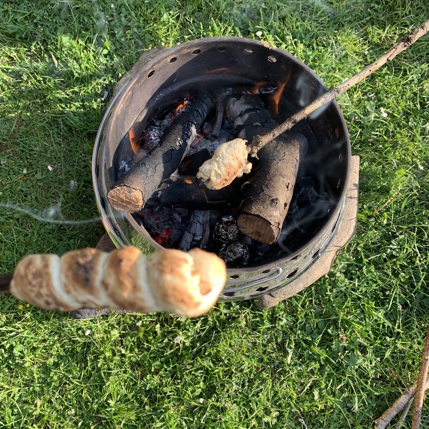 Vier im Bus Gastartikel - Stockbrot